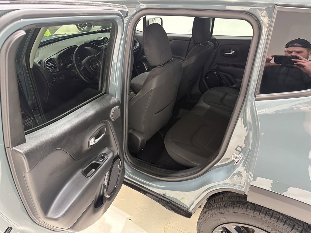 Used 2017 Jeep Renegade Altitude image 24
