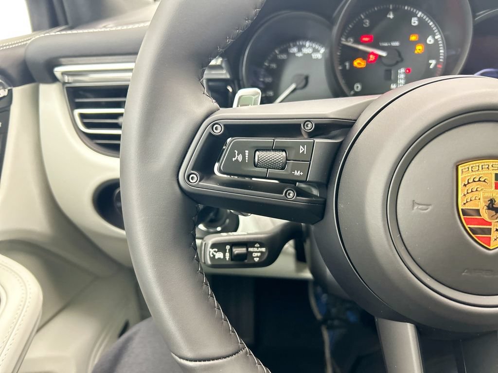 Used 2026 Porsche Macan AWD/4WD image 14