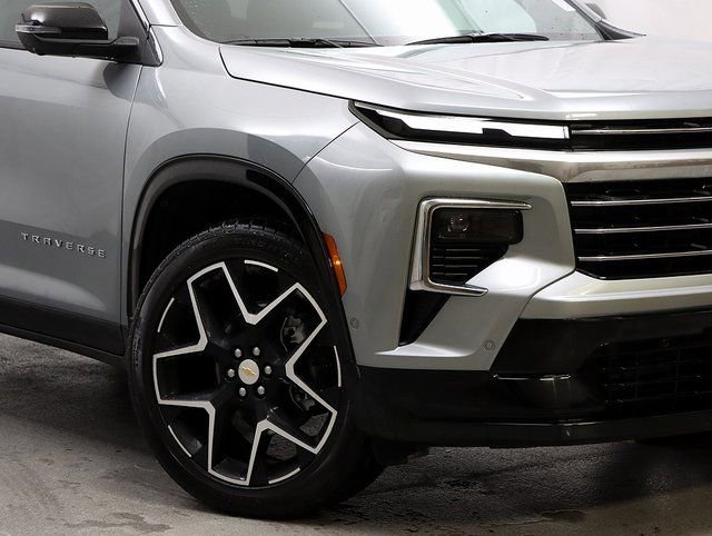 New 2026 Chevrolet Traverse High Country w/ LPO, Cargo Package AWD/4WD image 4