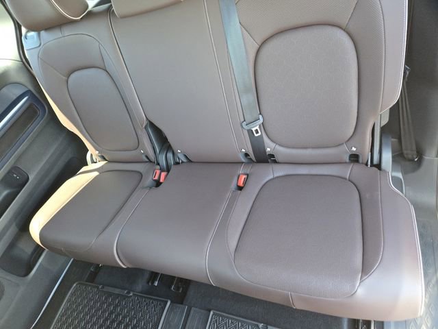 Used 2025 Volkswagen ID. Buzz Pro S RWD image 28