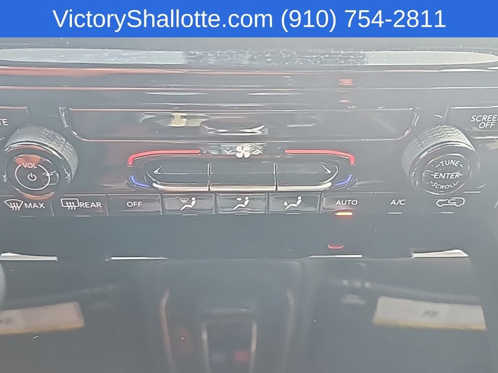 Certified 2025 Jeep Grand Cherokee L Laredo w/ Trailer Tow Package AWD/4WD image 11