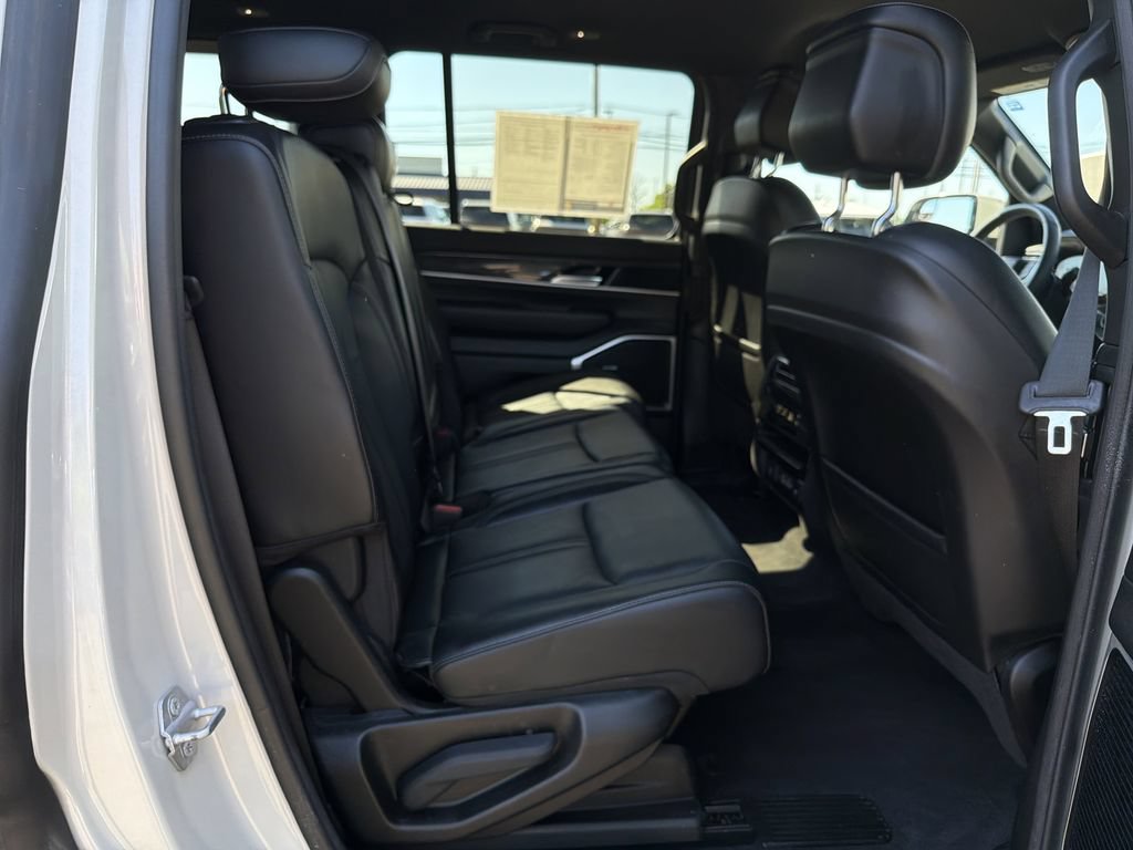 Used 2022 Jeep Wagoneer Series II AWD/4WD image 17