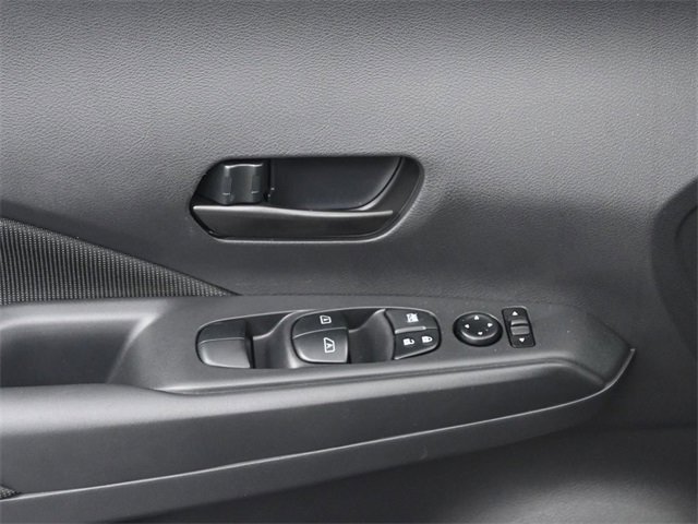 Used 2025 Nissan Kicks Play S image 12