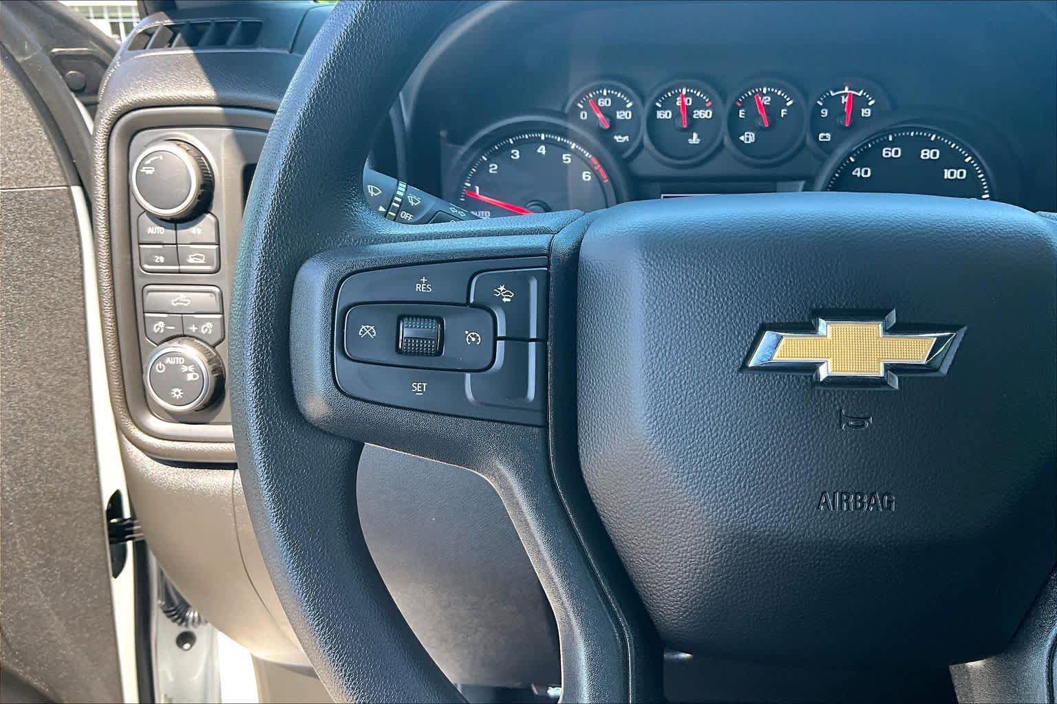 Used 2025 Chevrolet Silverado 1500 Custom image 25