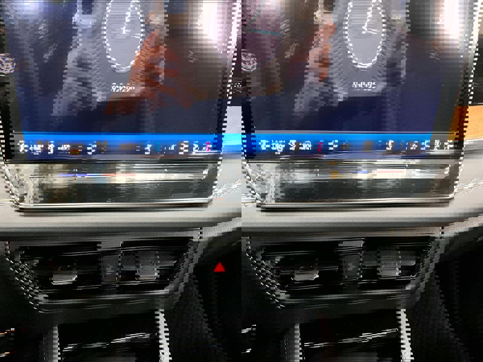 New 2026 Volkswagen Tiguan SEL R-Line image 21