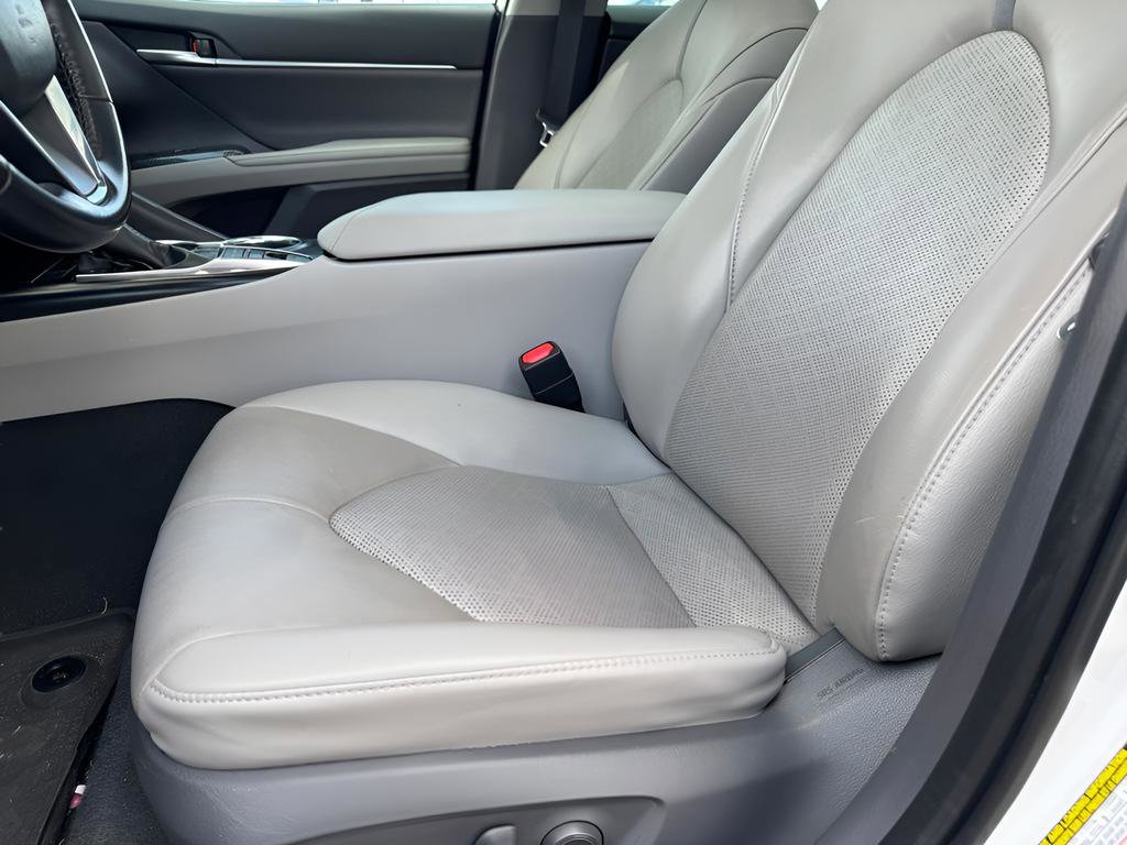 Used 2019 Toyota Camry XSE FWD image 17