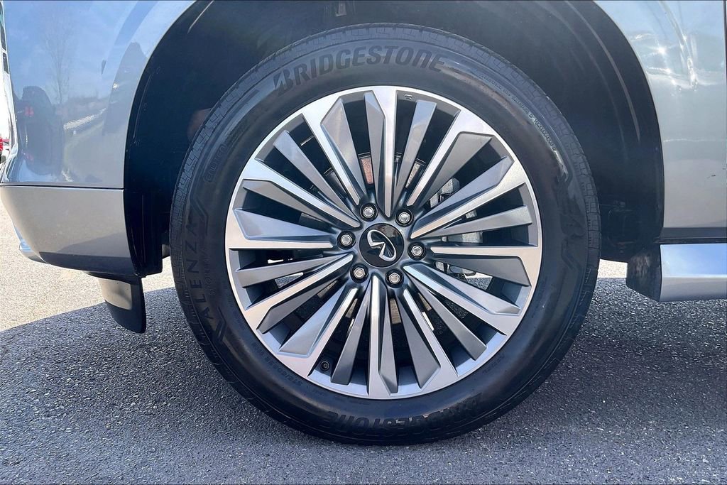 Used 2025 INFINITI QX80 Sensory AWD/4WD image 36