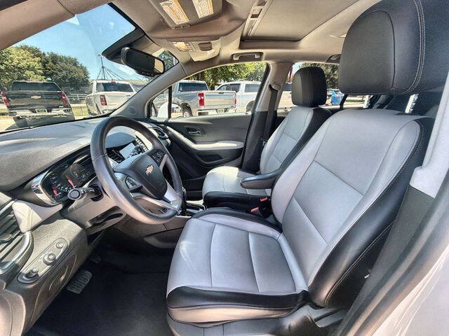 Used 2018 Chevrolet Trax Premier w/ LPO, Protection Package AWD/4WD image 18
