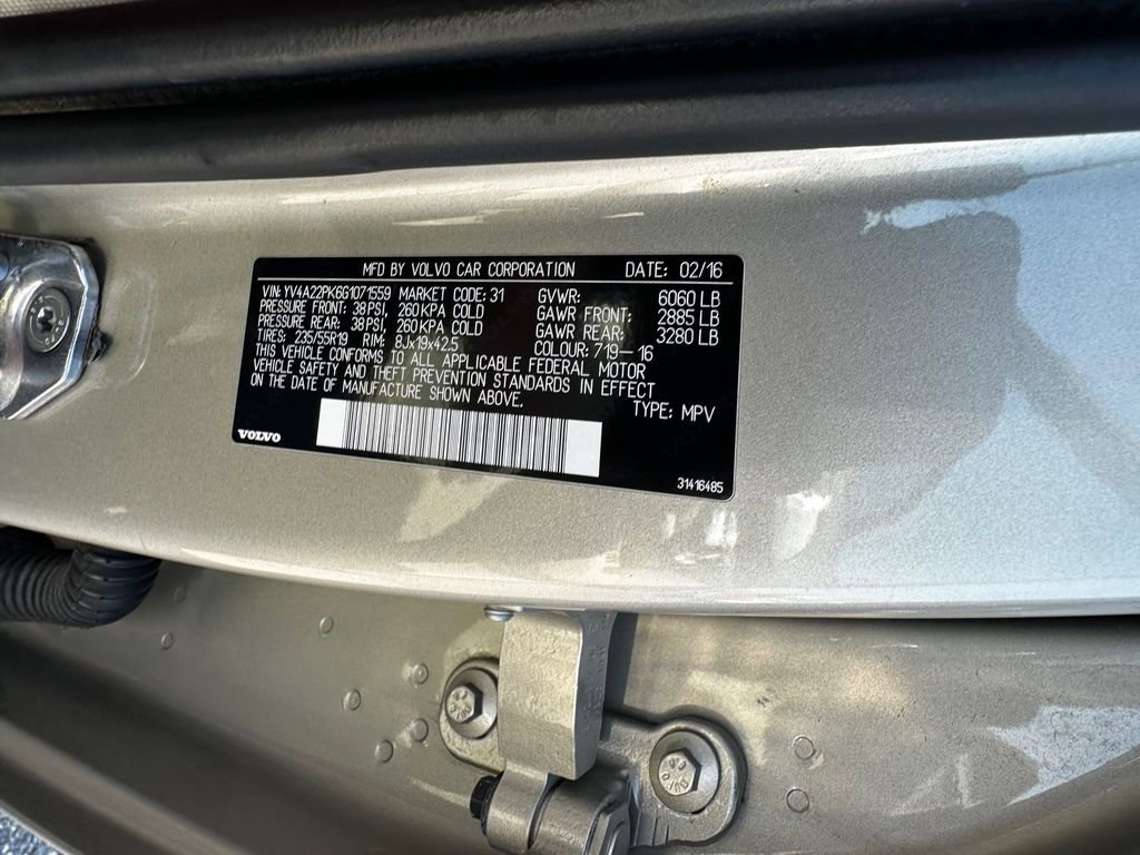 Used 2016 Volvo XC90 T6 Momentum w/ Momentum Plus Package image 34