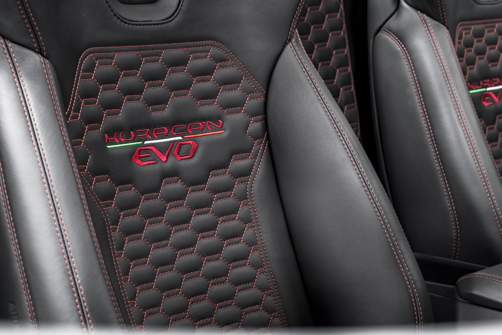 Used 2022 Lamborghini Huracan EVO RWD image 35