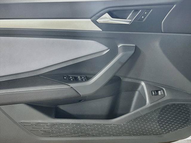 New 2027 Volkswagen Jetta SE FWD image 17