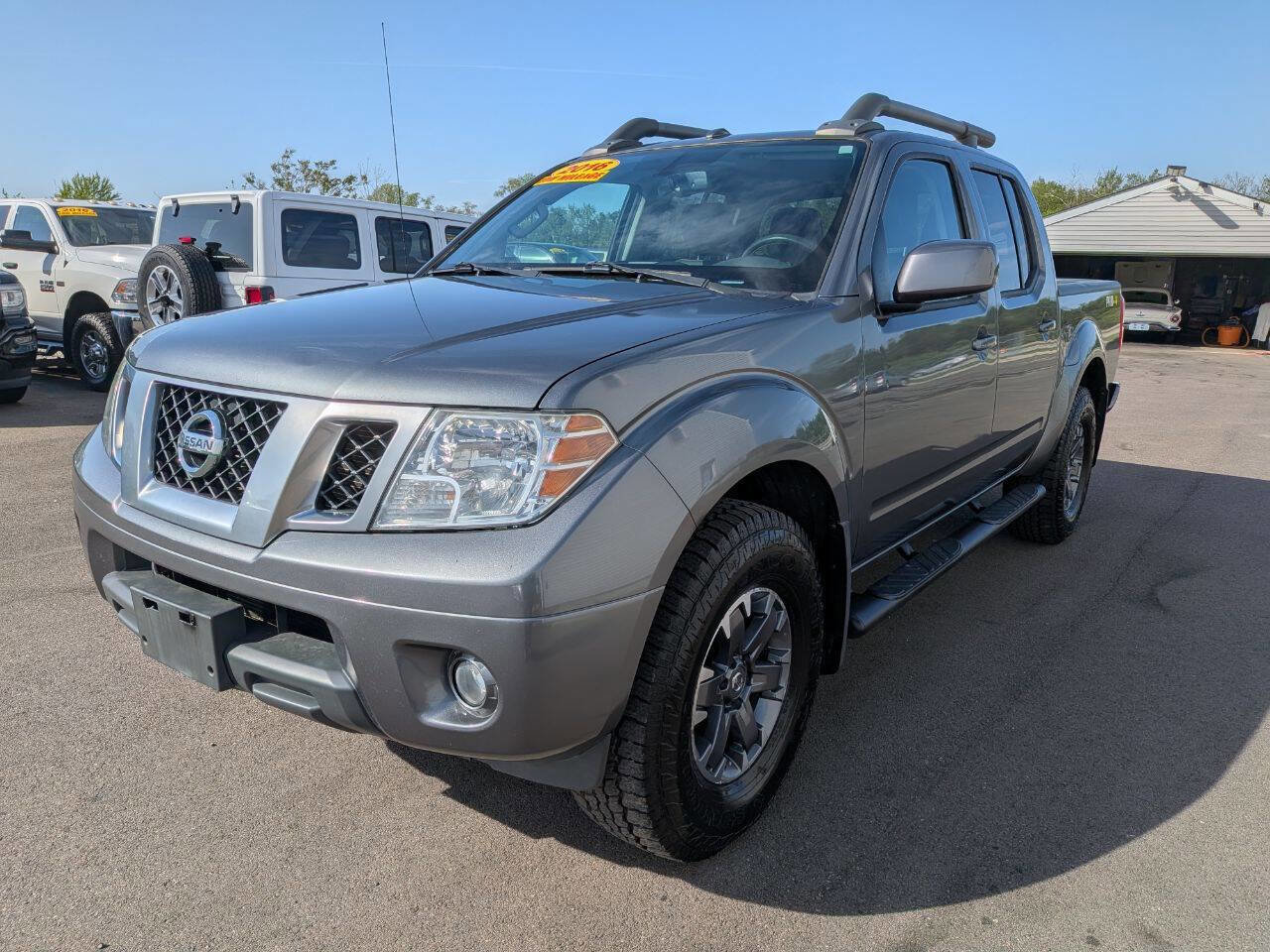 Used 2016 Nissan Frontier PRO-4X AWD/4WD image 2