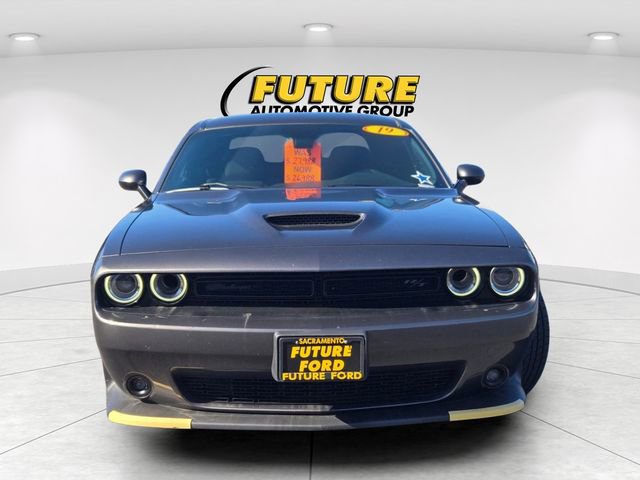 Used 2019 Dodge Challenger R/T w/ Driver Convenience Group RWD image 2