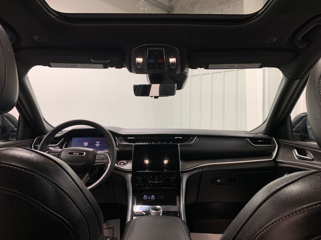 Used 2024 Jeep Grand Cherokee L Limited w/ Luxury Tech Group II image 20