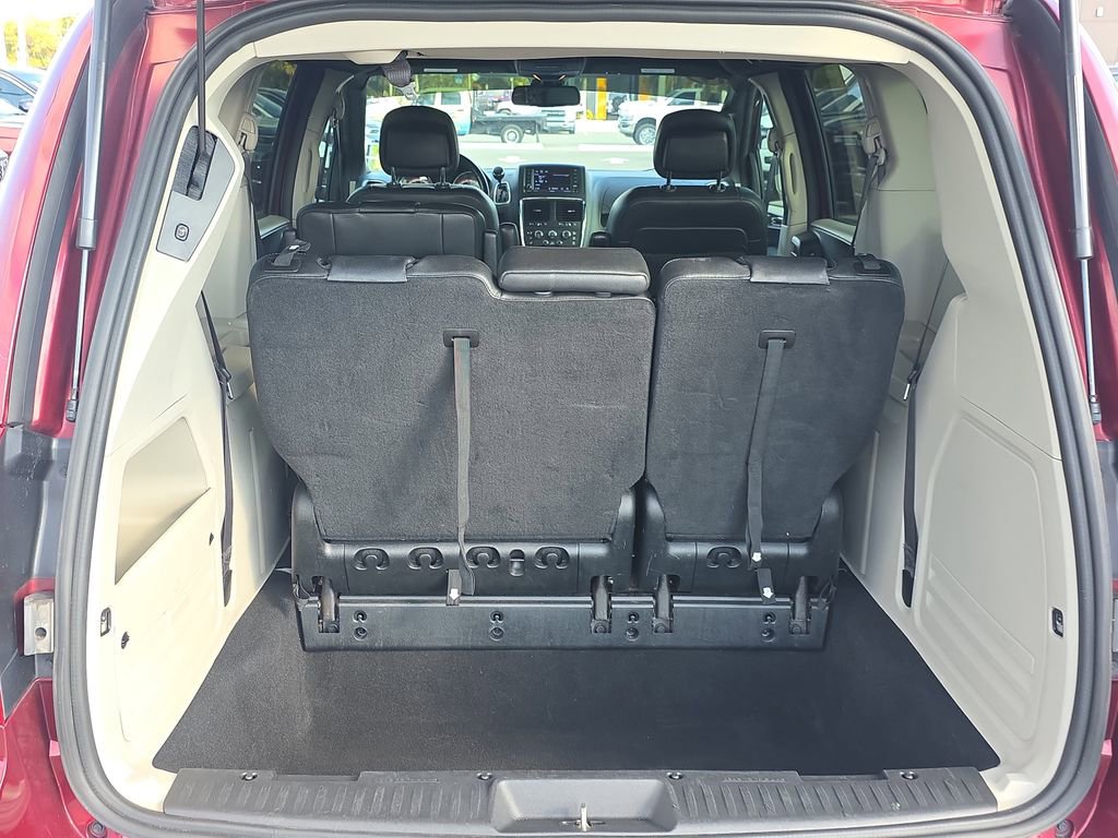 Used 2019 Dodge Grand Caravan SXT image 8
