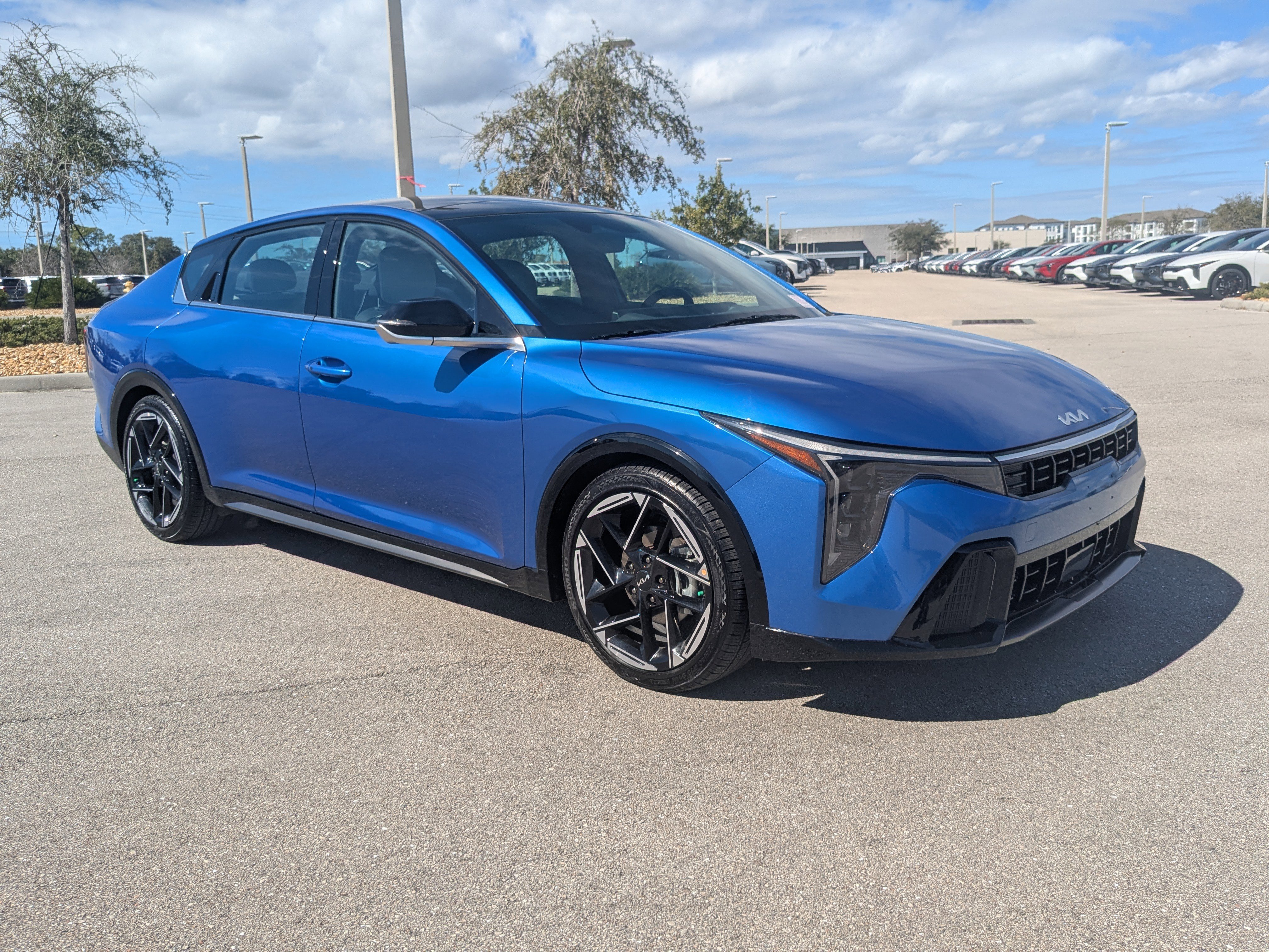 Certified 2025 Kia K4 GT-Line w/ GT-Line Premium Package image 2