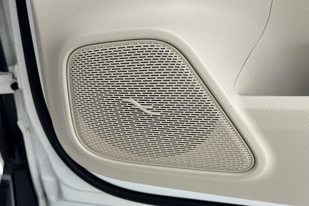 Certified 2024 Mercedes-Benz EQB 250+ image 21