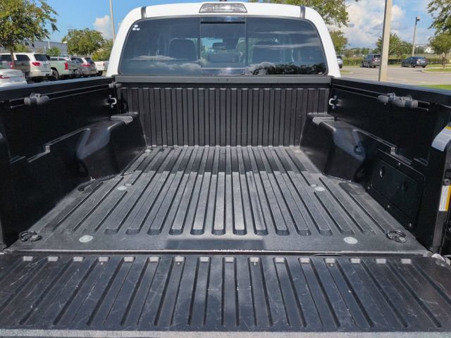 Certified 2022 Toyota Tacoma SR5 AWD/4WD image 13