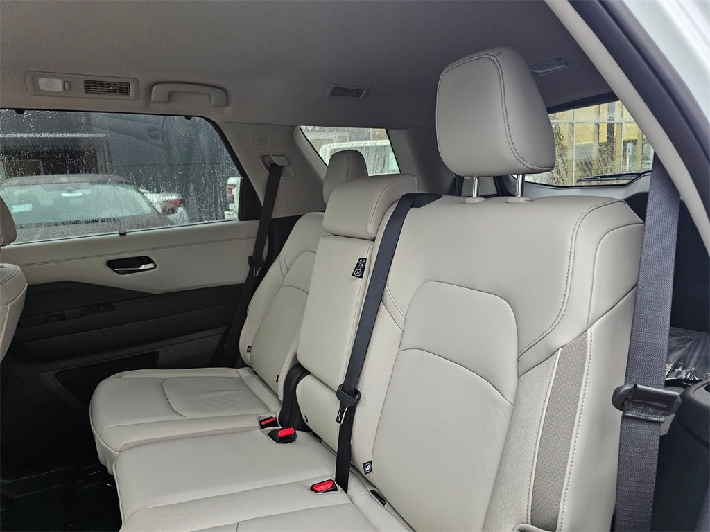 New 2025 Nissan Pathfinder SL w/ Cargo Package image 12