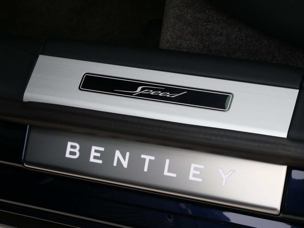 Used 2025 Bentley Flying Spur Plug-In Hybrid AWD/4WD image 26
