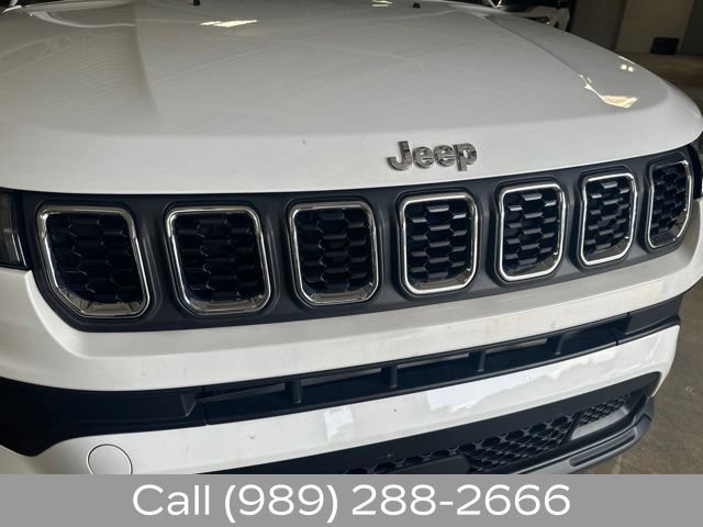 Used 2024 Jeep Compass Latitude AWD/4WD image 8