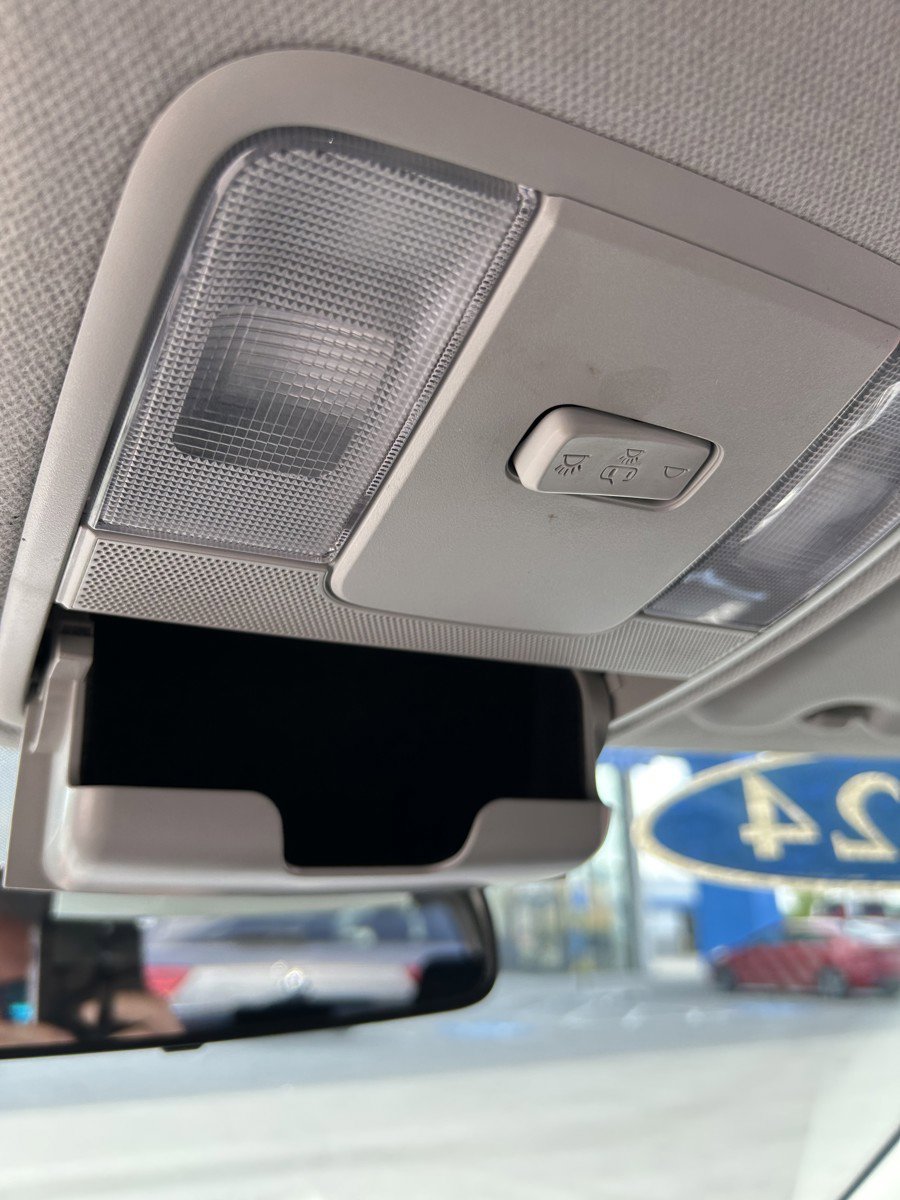 Used 2024 Kia Soul LX w/ Option Group 015 FWD image 17