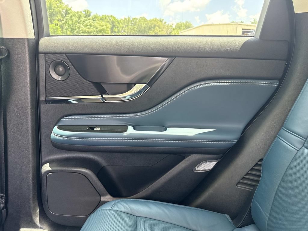 Certified 2020 Lincoln Corsair Reserve w/ Beyond Blue Interior Package FWD image 15