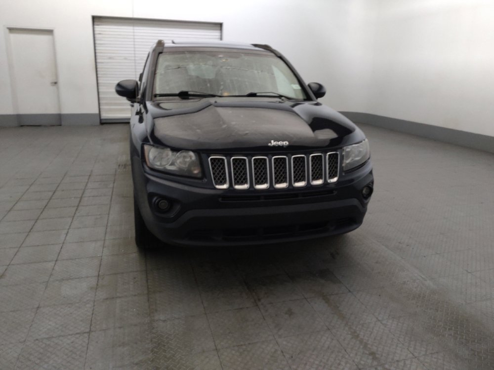 Used 2014 Jeep Compass Latitude w/ Sun/Sound Group AWD/4WD image 14