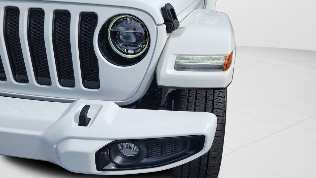 Used 2022 Jeep Wrangler Unlimited Sahara AWD/4WD image 25