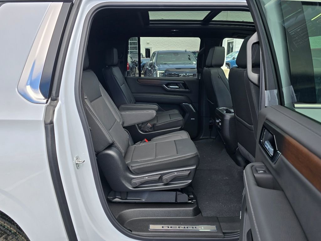 New 2026 GMC Yukon XL Denali w/ Sun & Power Step Package AWD/4WD image 34