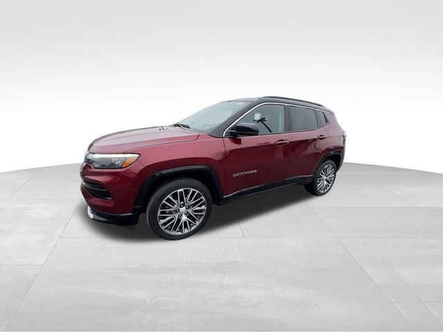 Used 2022 Jeep Compass Limited w/ Elite Group image 4