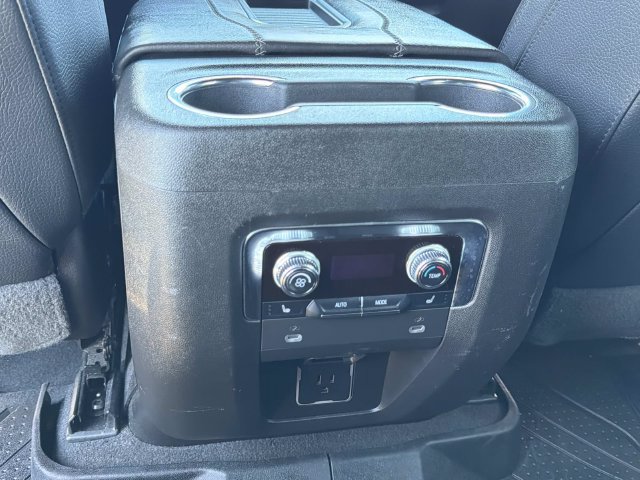Used 2022 GMC Yukon XL Denali RWD image 24