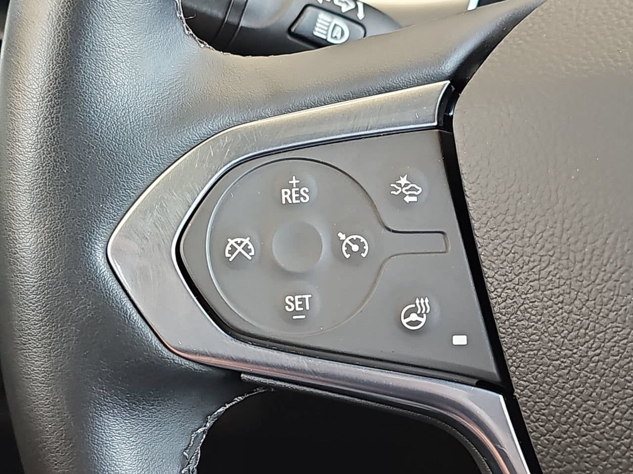 Certified 2023 Chevrolet Traverse LT FWD image 23
