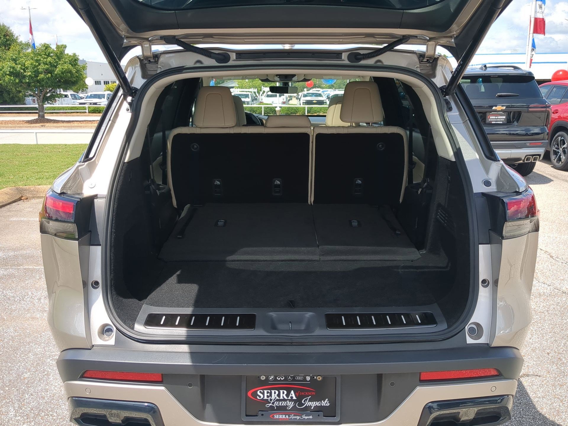 Used 2025 INFINITI QX60 Luxe w/ Lighting Package (N94) FWD image 24