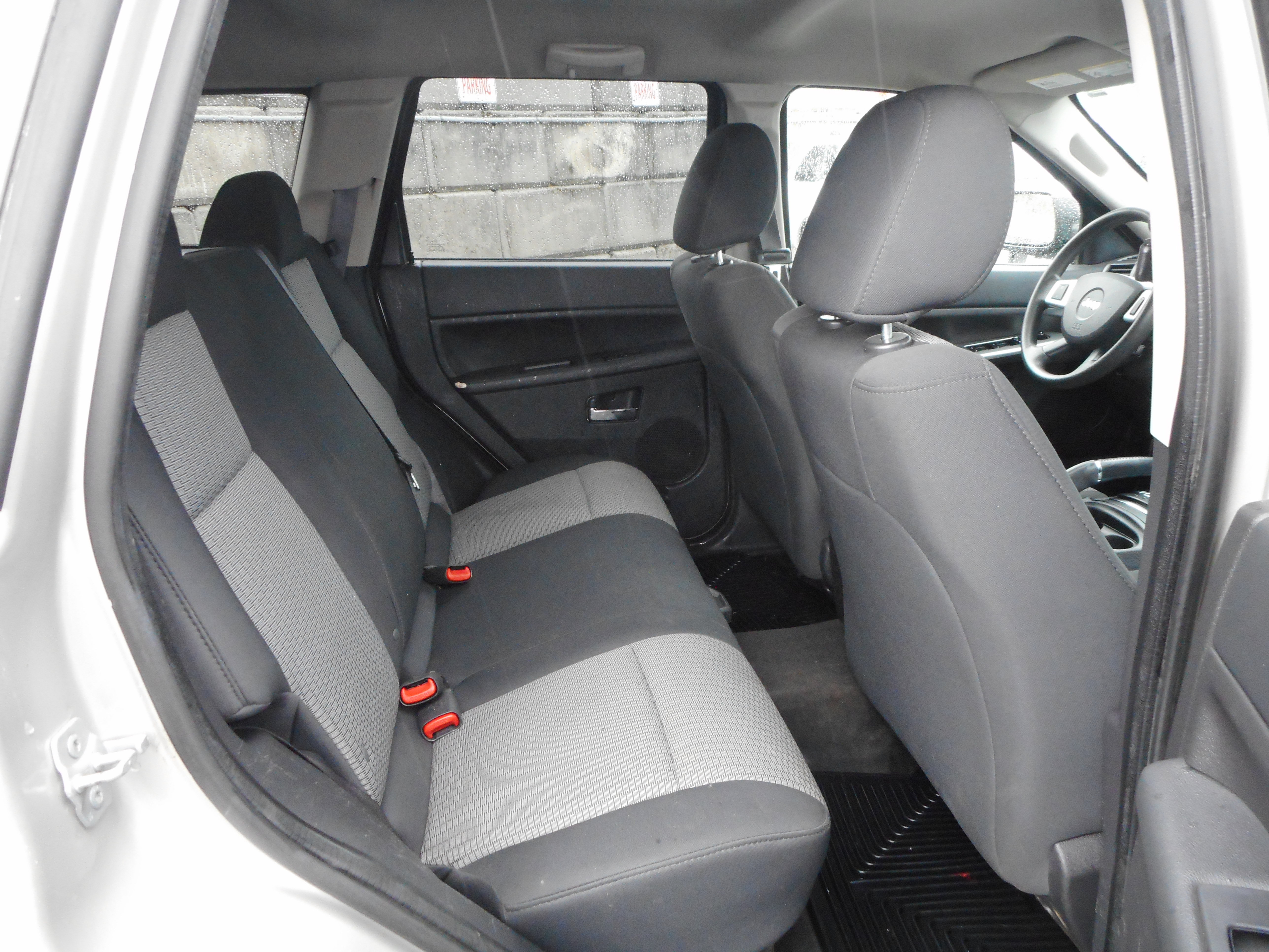 Used 2009 Jeep Grand Cherokee Laredo AWD/4WD image 24