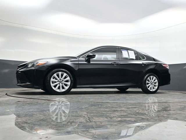 Used 2020 Toyota Camry LE image 28
