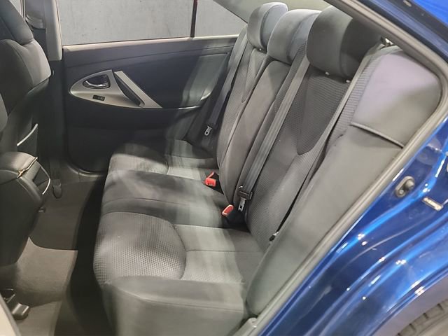 Used 2010 Toyota Camry SE FWD image 17