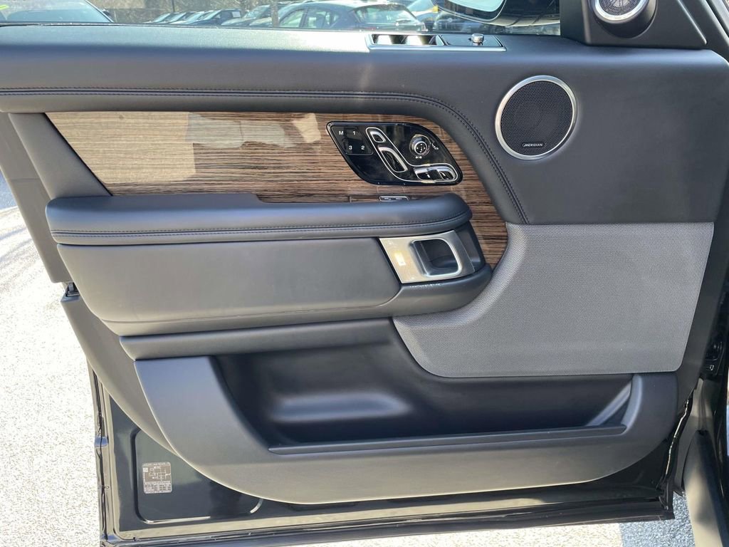 Used 2019 Land Rover Range Rover Long Wheelbase Supercharged image 16