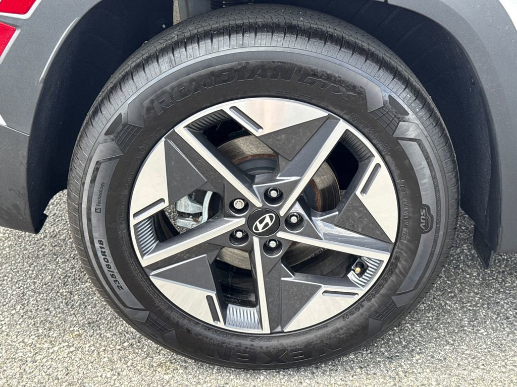 Certified 2025 Hyundai Tucson SEL FWD image 17