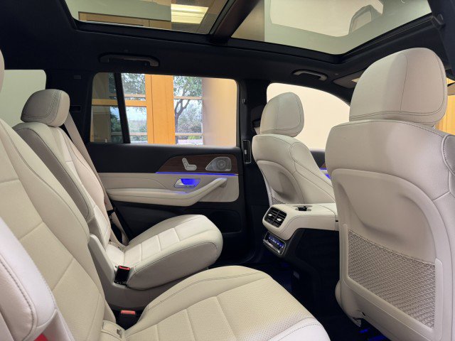 Certified 2025 Mercedes-Benz GLS 450 4MATIC image 15