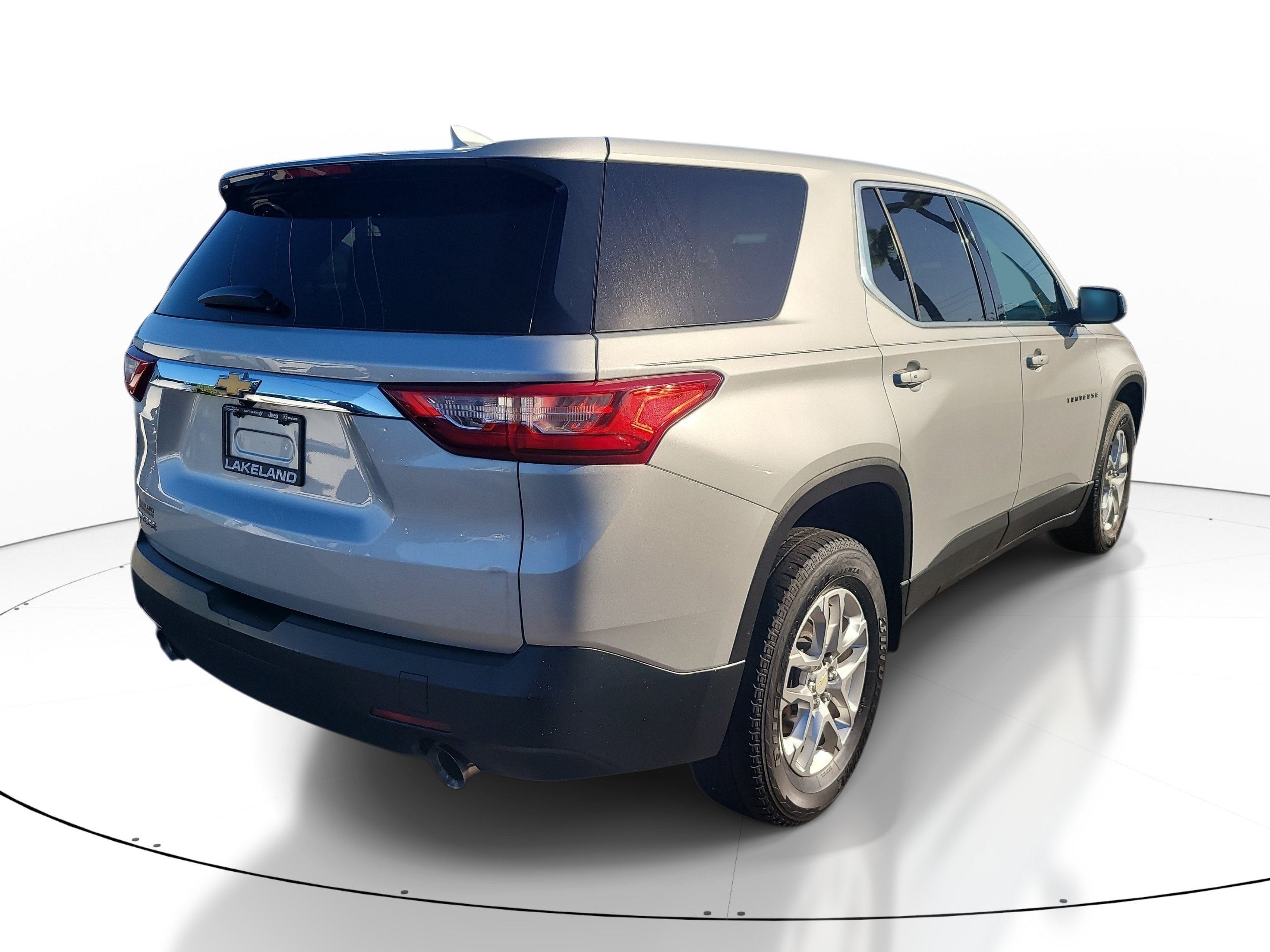 Used 2020 Chevrolet Traverse LS FWD image 4