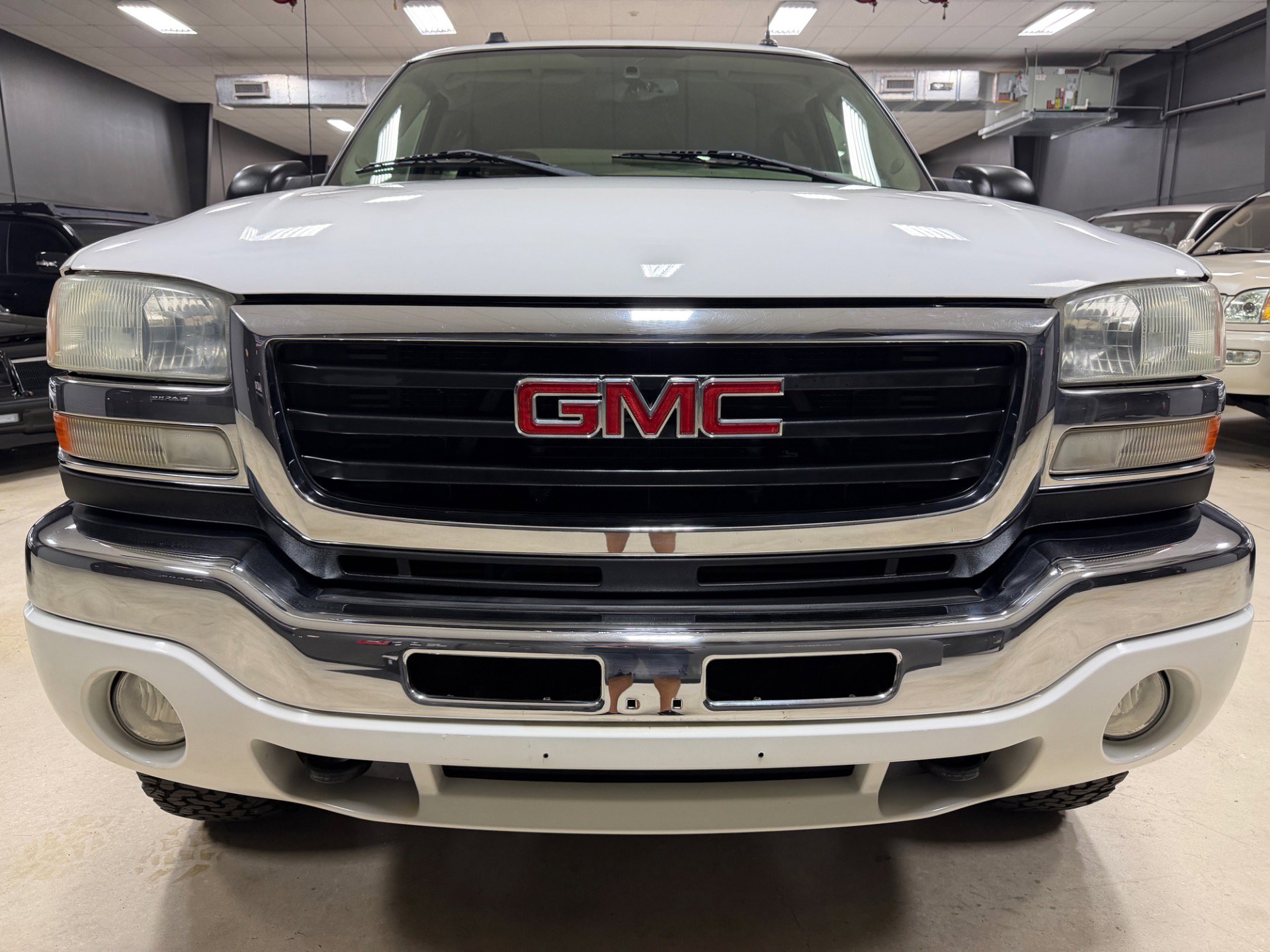 Used 2004 GMC Sierra 2500 SLT w/ Heavy-Duty Power Package AWD/4WD image 12