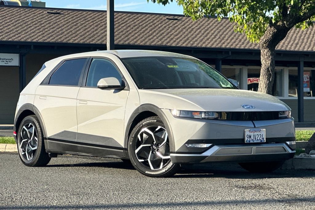 Used 2024 Hyundai Ioniq 5 SEL image 2