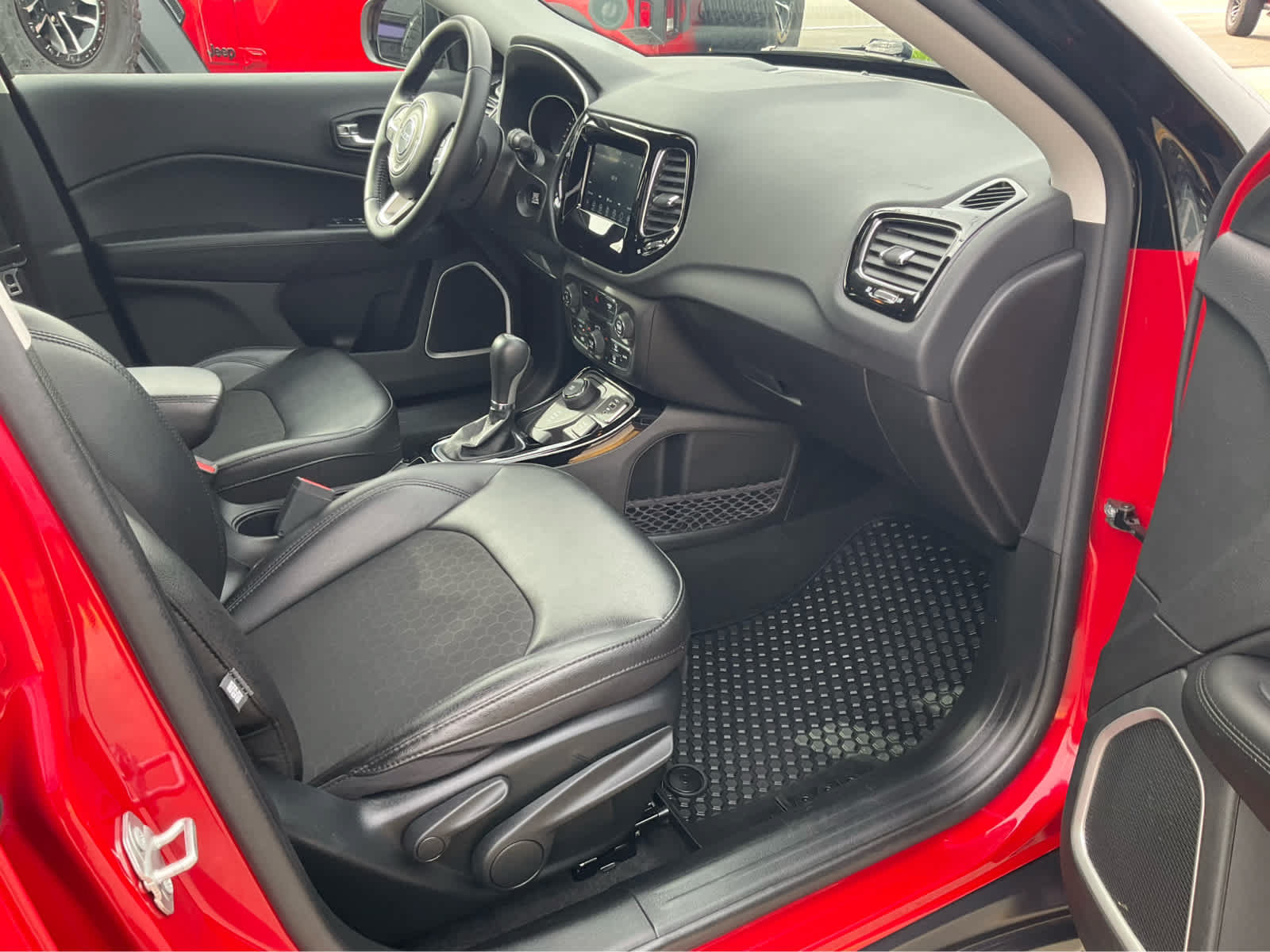 Used 2020 Jeep Compass Latitude AWD/4WD image 20