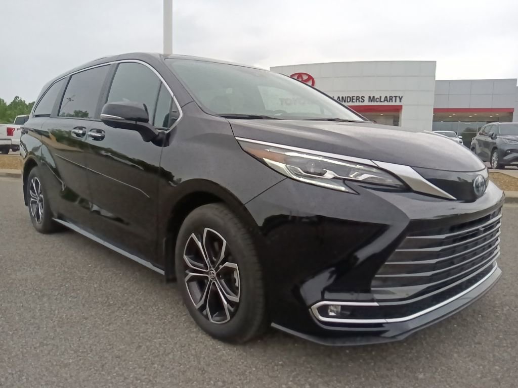 Used 2025 Toyota Sienna Platinum