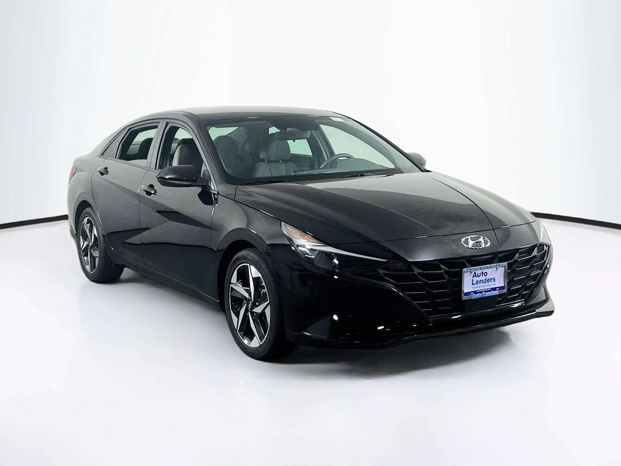 Used 2023 Hyundai Elantra SEL w/ Convenience Package FWD image 3