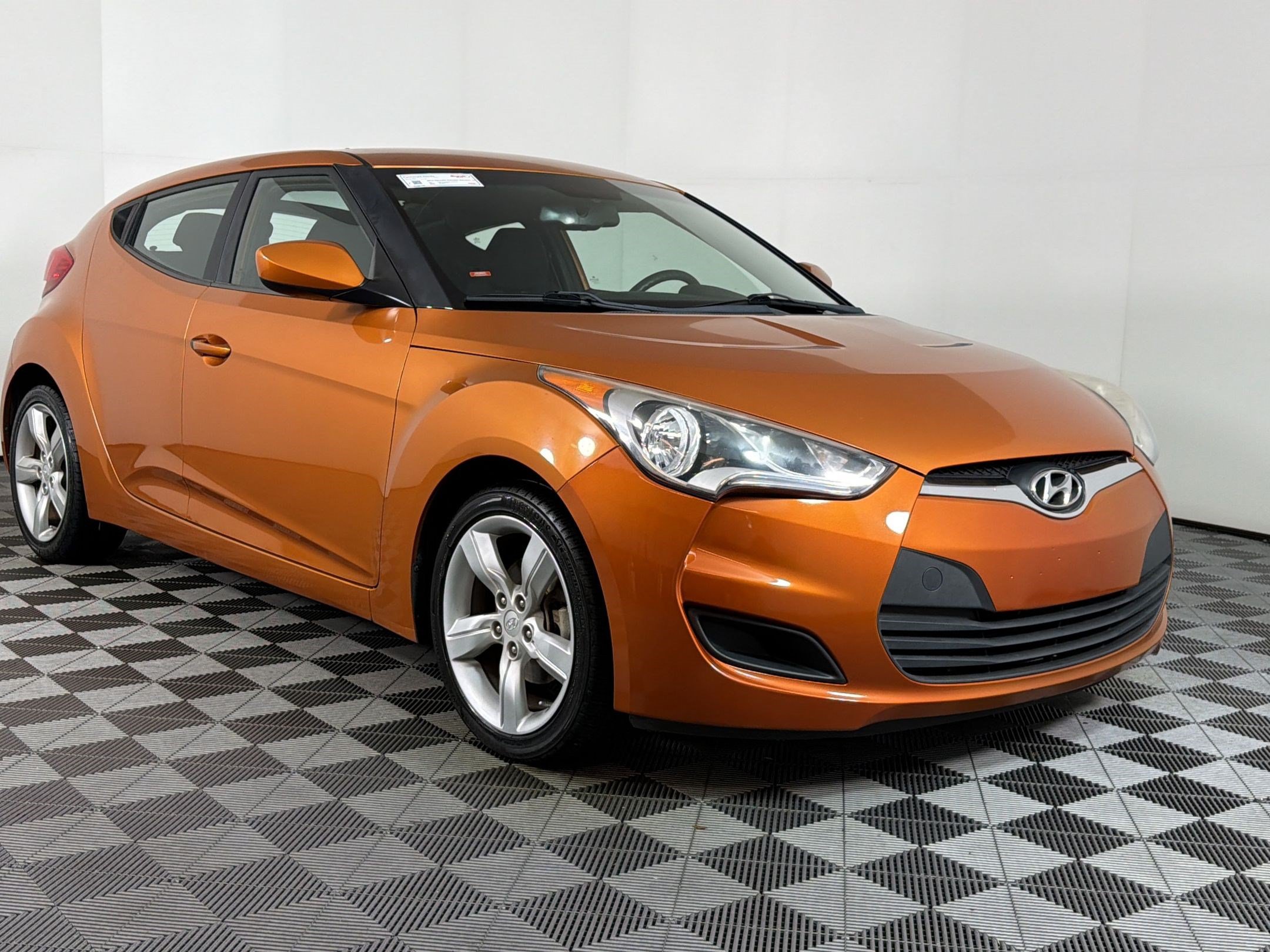Used 2014 Hyundai Veloster FWD image 21
