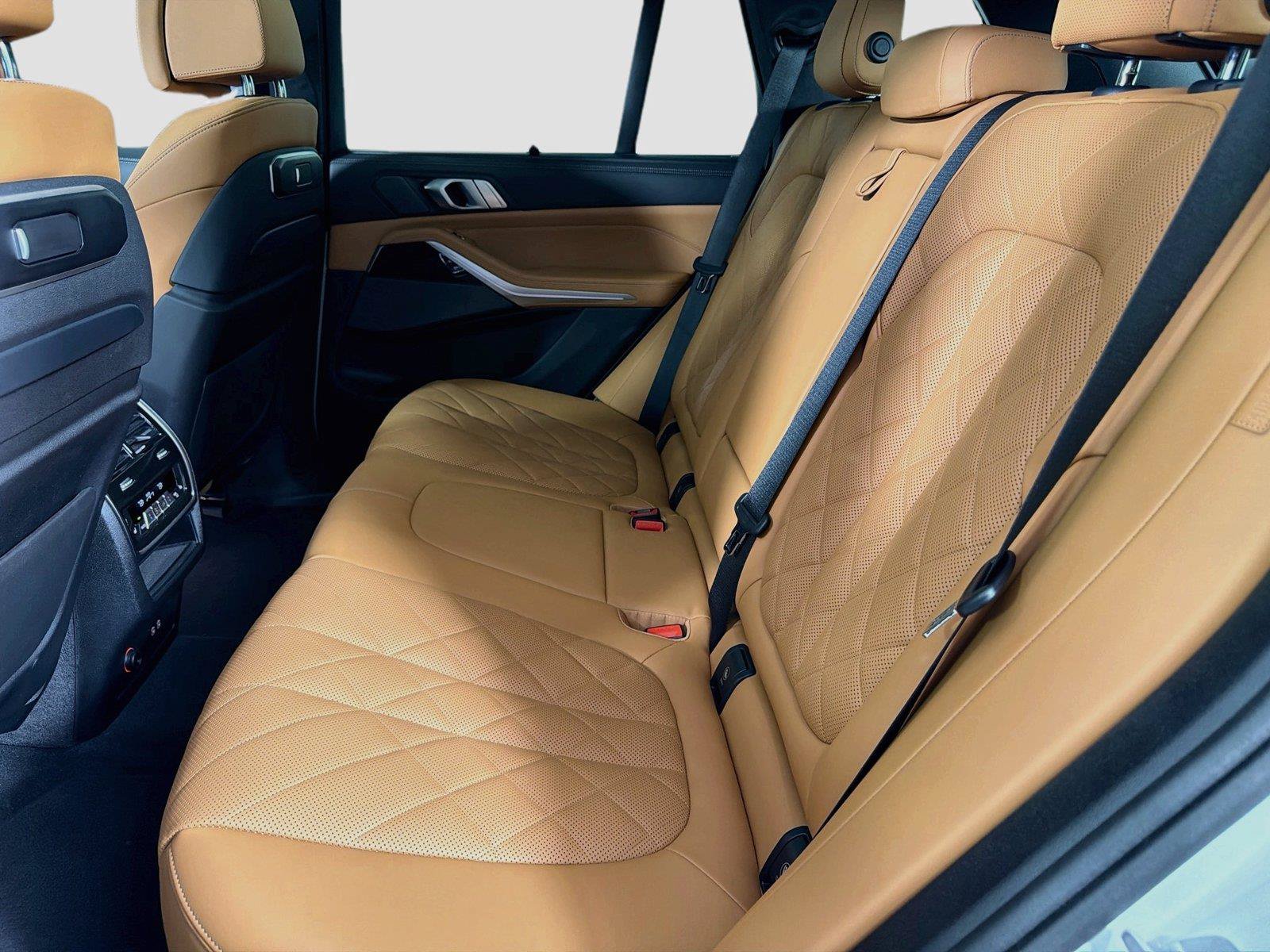 Used 2025 BMW X5 xDrive40i w/ Executive Package AWD/4WD image 25