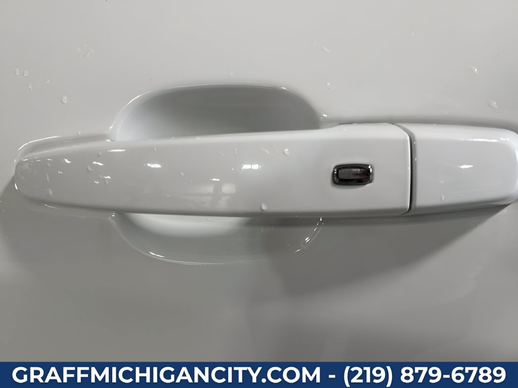 Used 2024 Chevrolet Equinox RS w/ RS Leather Package AWD/4WD image 26