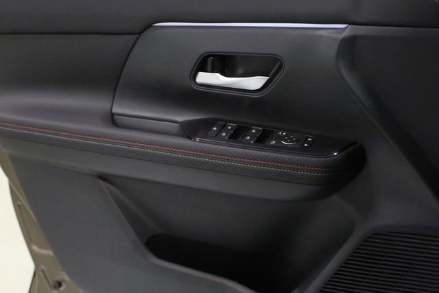 New 2026 Nissan Kicks SR w/ Interior Electronics Package image 11